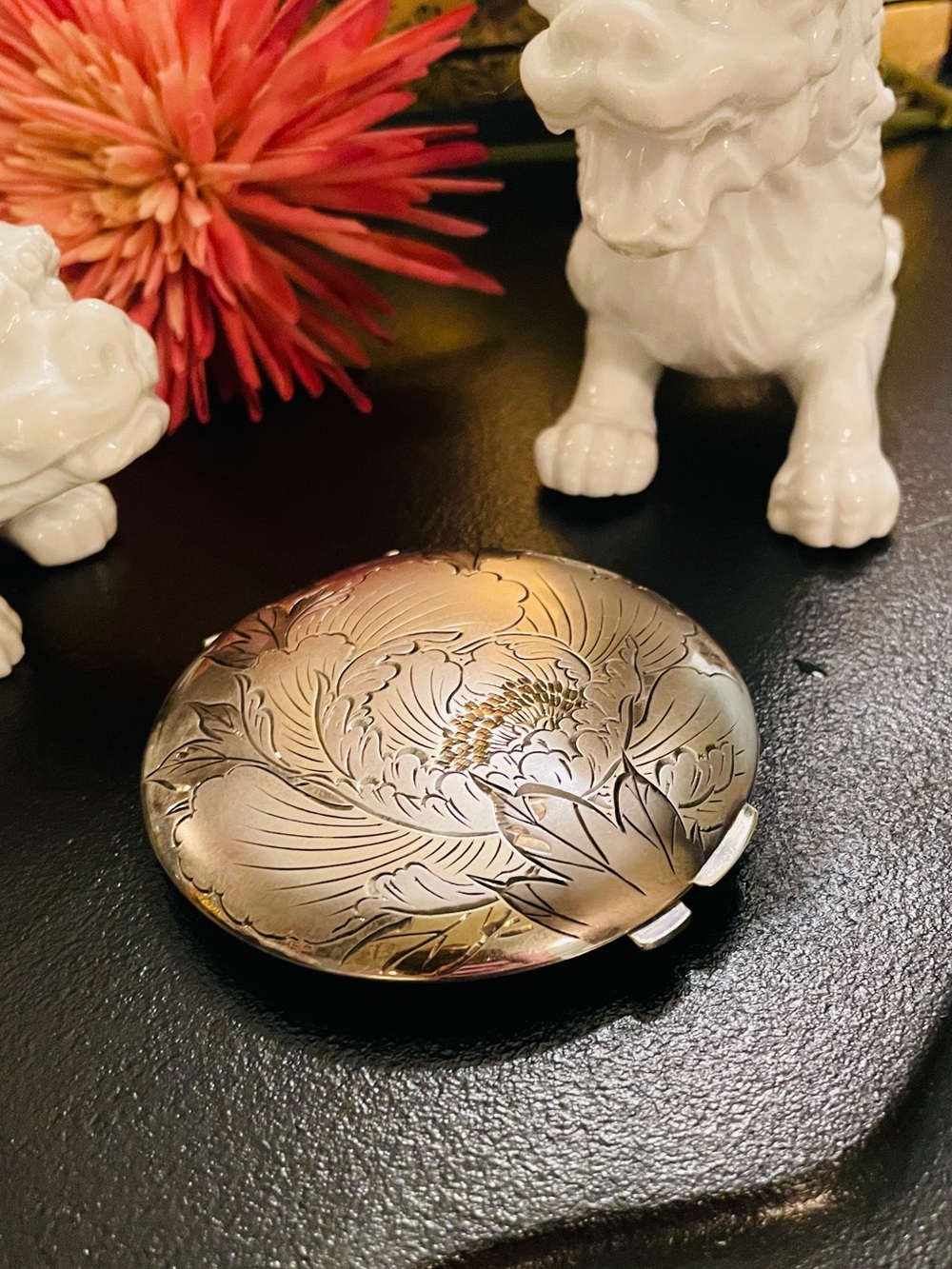 ♥️ Vintage 40s Peony Japanese Floral Engraved Compact - Sterling Silver.